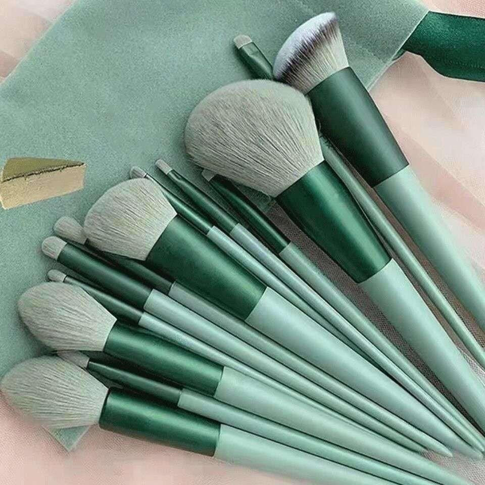 Makeup Brushes & Sets.